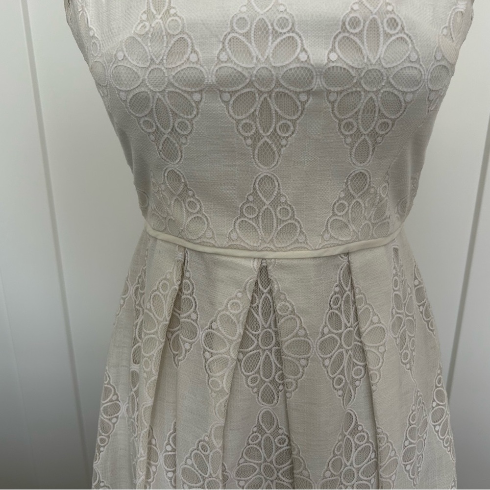Elegant White Lace Dress - Picture 2 of 5